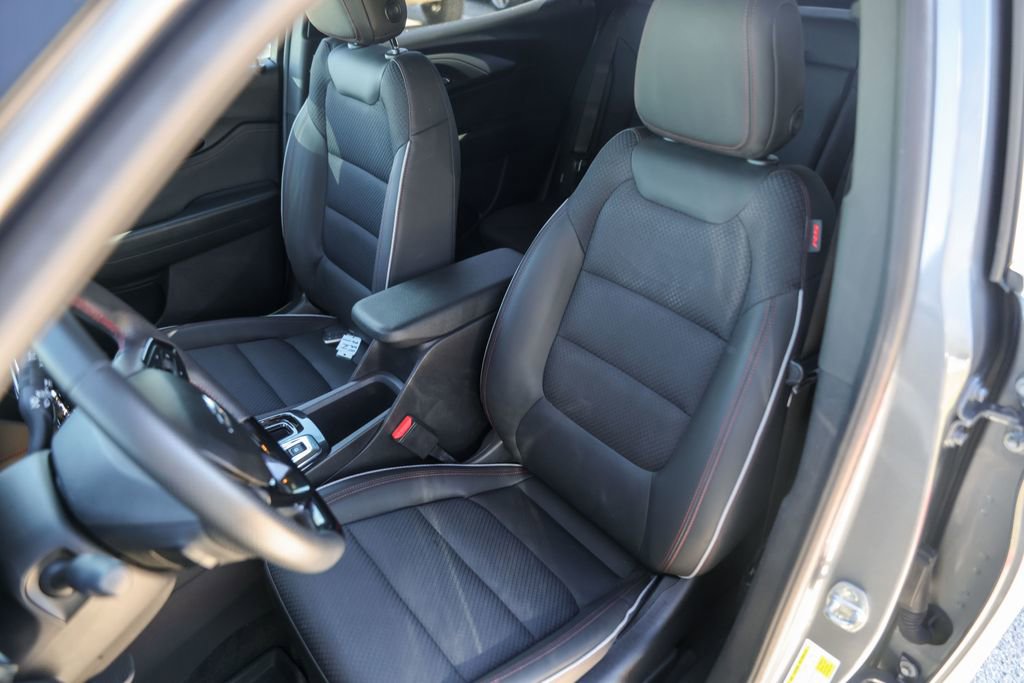 Used 2021 Chevrolet TrailBlazer RS w/ Convenience Package image 7