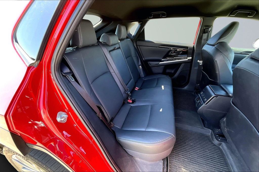 Used 2024 Subaru Solterra Limited image 18