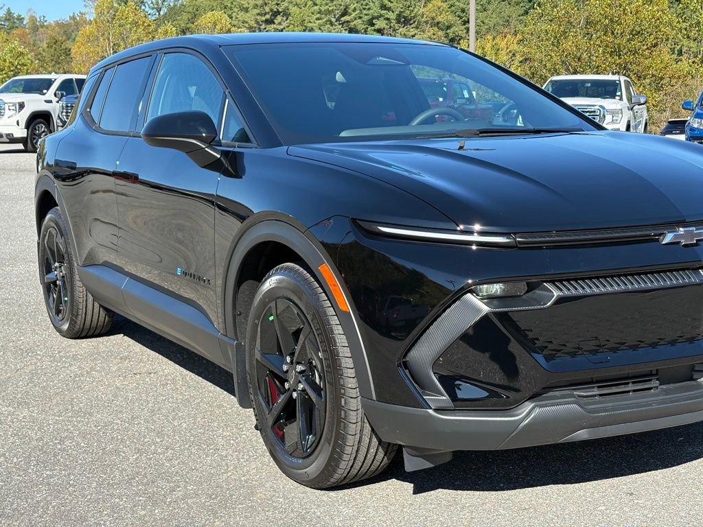 New 2026 Chevrolet Equinox EV LT w/ Midnight Package image 35