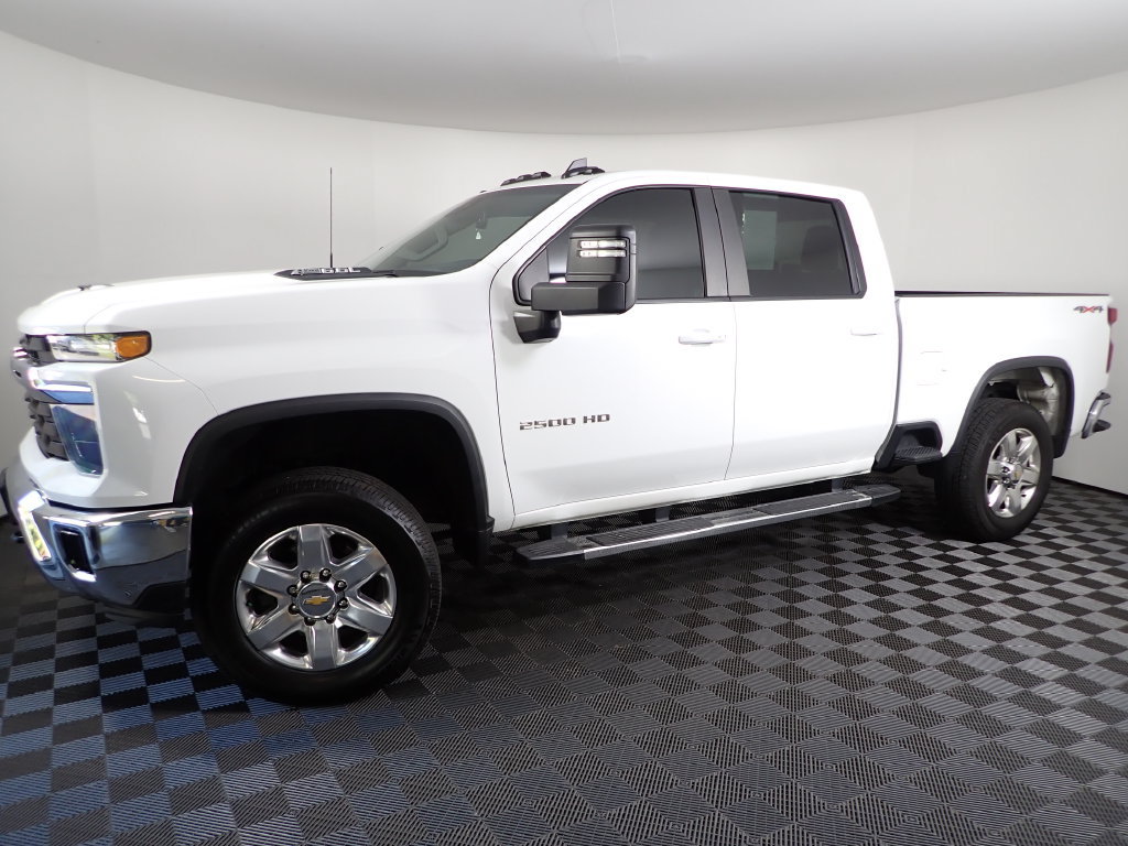 Used 2024 Chevrolet Silverado 2500 LT w/ Convenience Package AWD/4WD image 11