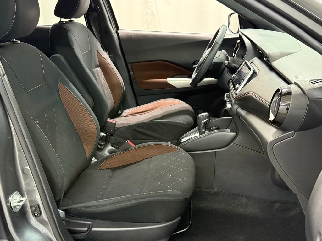 Used 2019 Nissan Kicks SR image 27