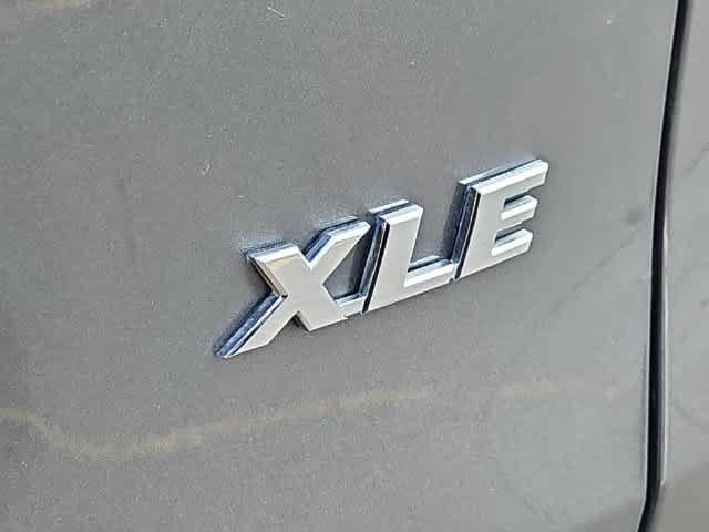 Used 2023 Toyota RAV4 XLE Premium FWD image 11