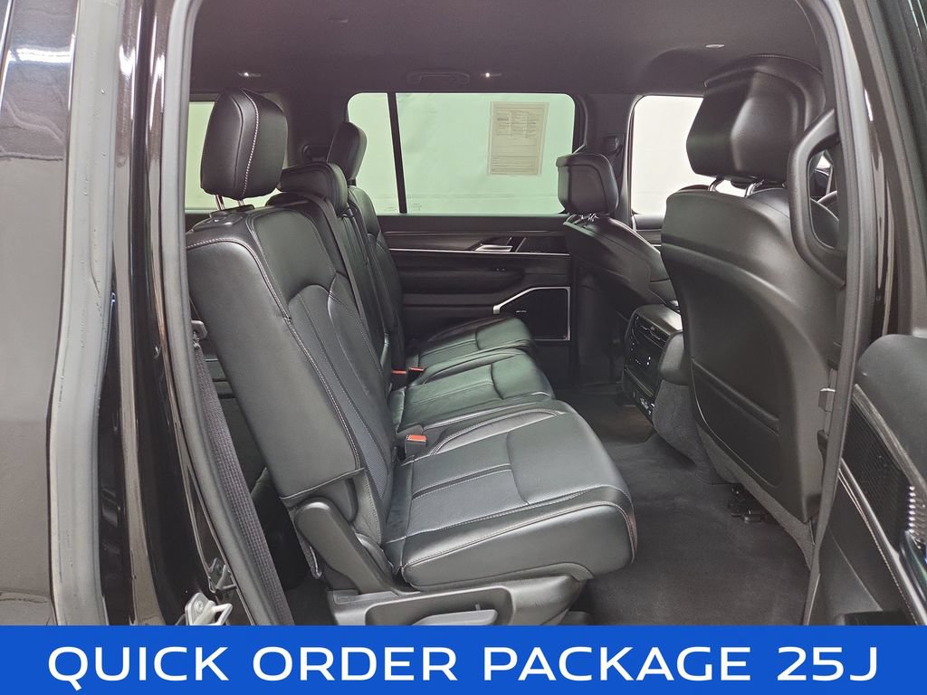 Used 2023 Jeep Wagoneer Series II AWD/4WD image 11