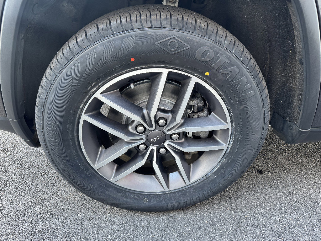 Used 2021 Jeep Grand Cherokee Limited w/ Sun & Sound Group image 27