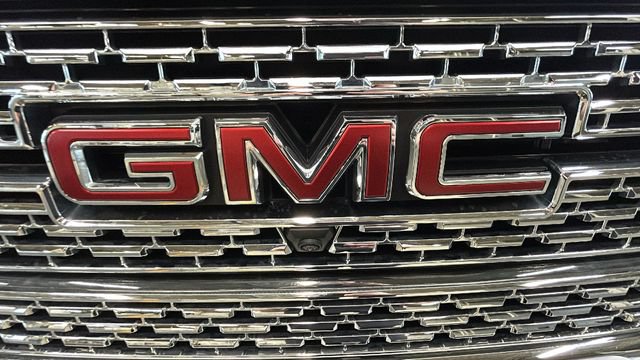 Used 2023 GMC Sierra 2500 Denali w/ Denali Ultimate Package AWD/4WD image 8