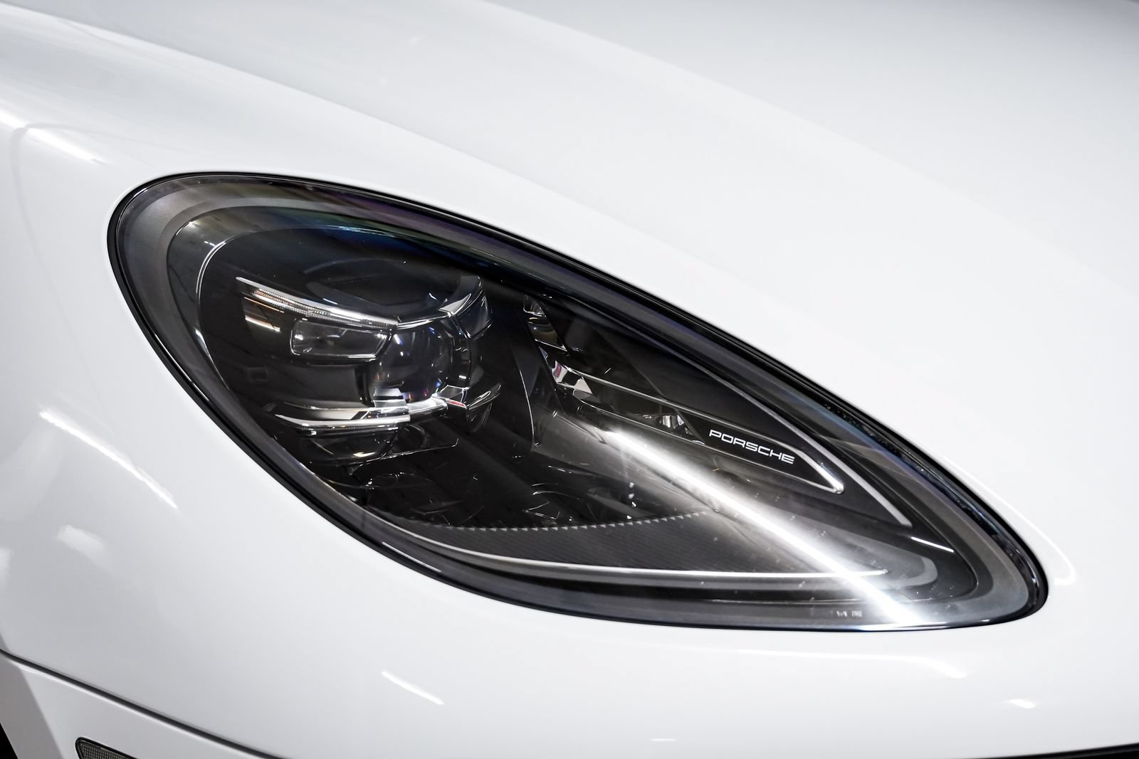 Used 2024 Porsche Macan S AWD/4WD image 48