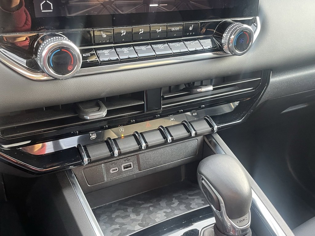 Used 2024 GMC Canyon Elevation w/ Elevation Premium Package image 18