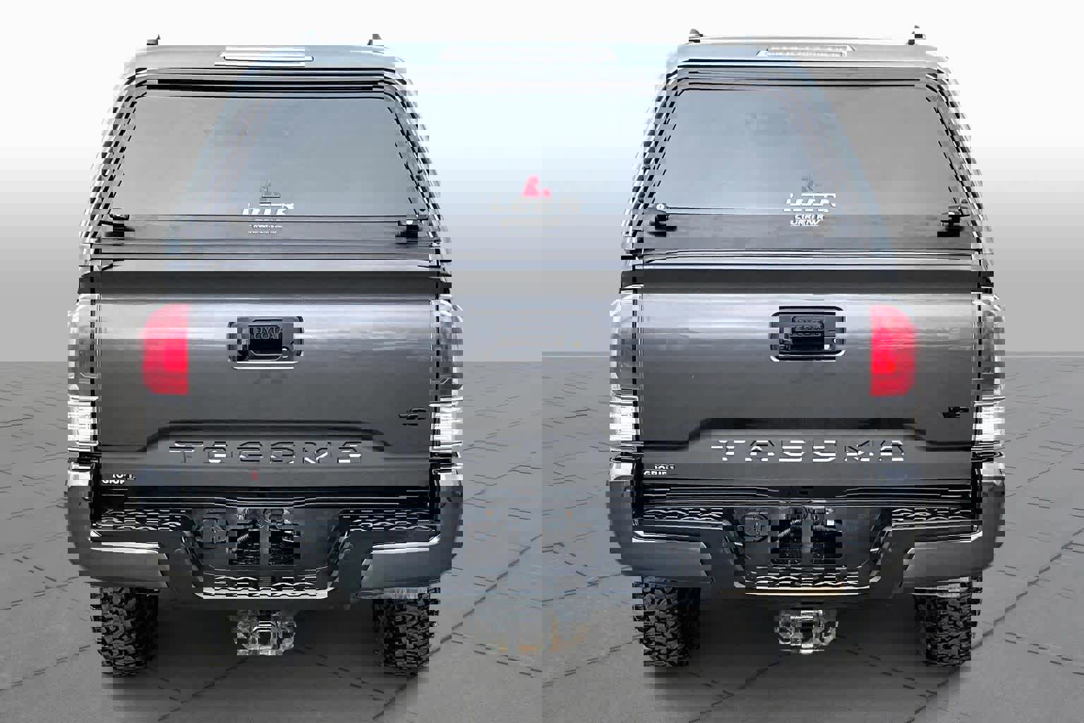 Used 2021 Toyota Tacoma TRD Sport w/ Technology Package image 5