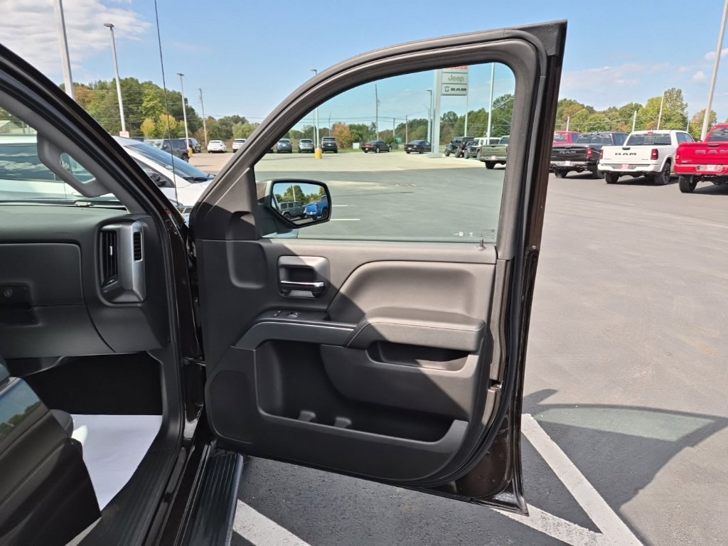 Used 2018 Chevrolet Silverado 1500 LT w/ All Star Edition AWD/4WD image 23