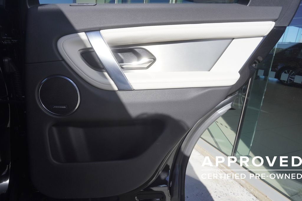 Used 2025 Land Rover Discovery Sport Dynamic SE image 25