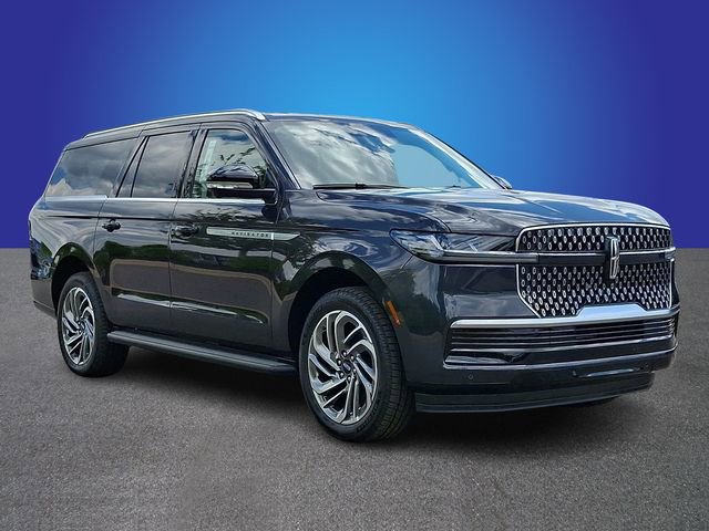 New 2026 Lincoln Navigator L Premier AWD/4WD image 2