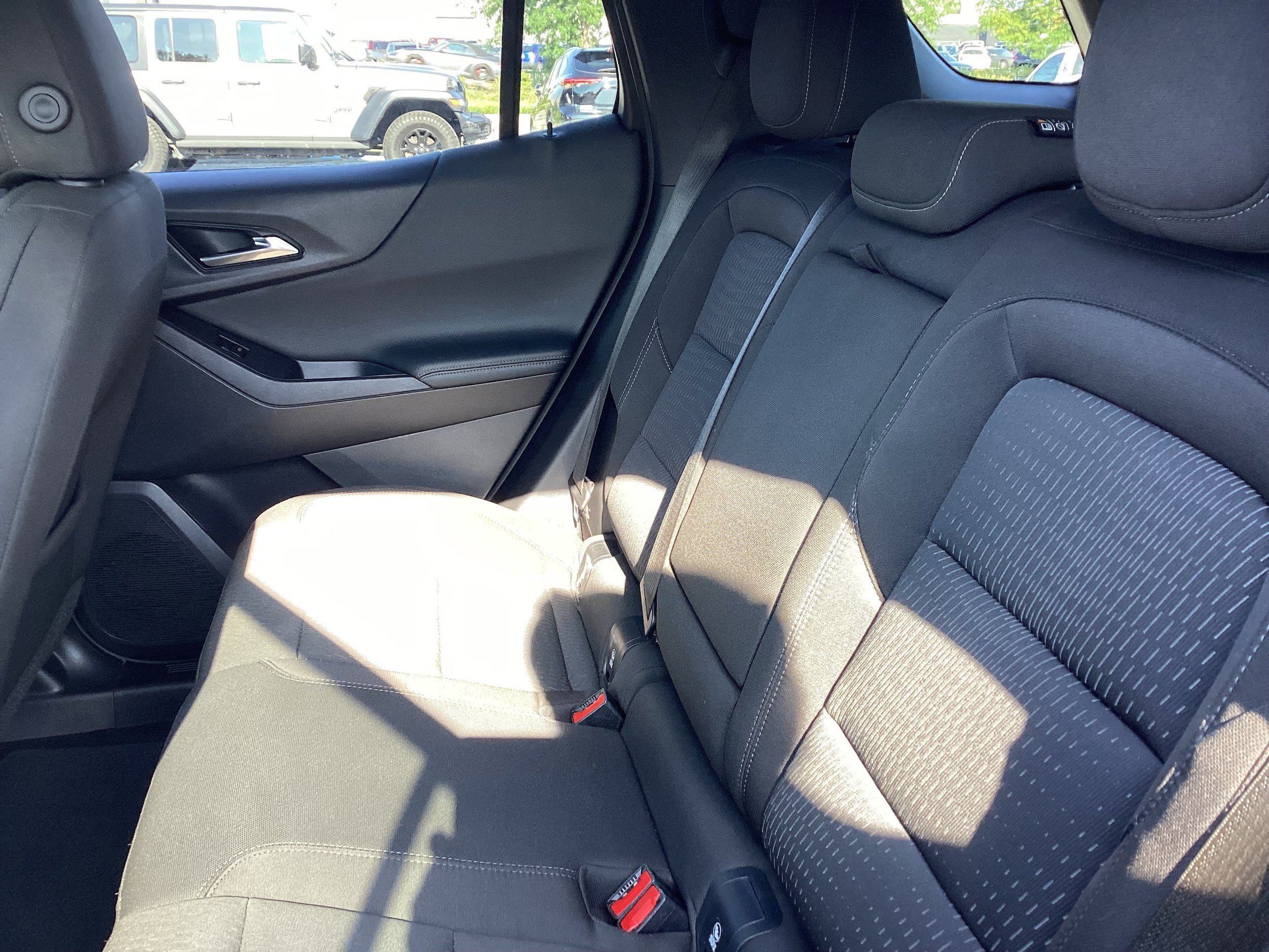 Used 2025 Chevrolet Equinox LT AWD/4WD image 13