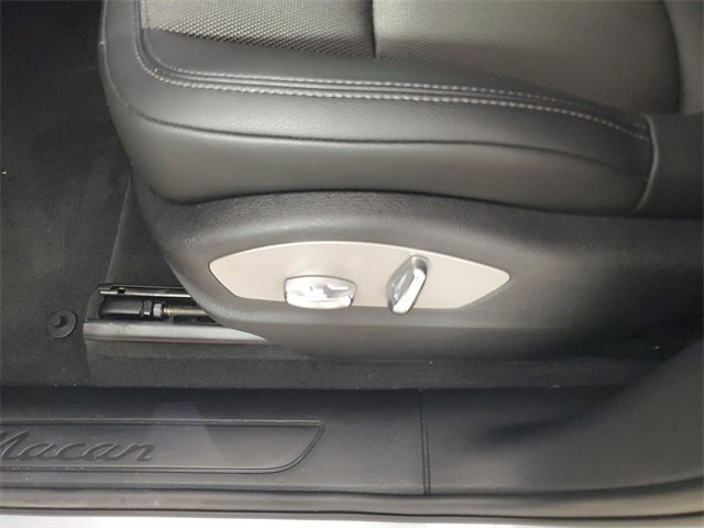 Used 2024 Porsche Macan image 22