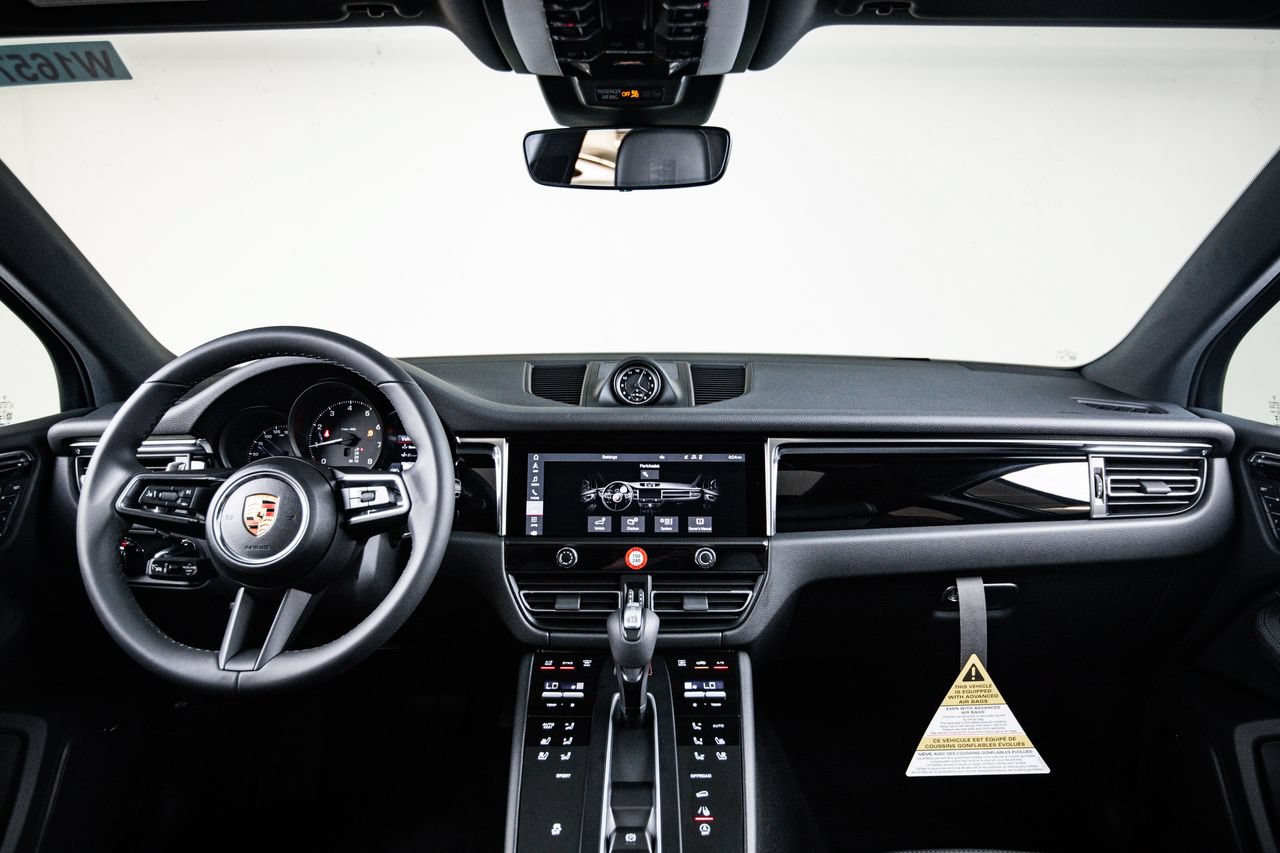 New 2026 Porsche Macan AWD/4WD image 25