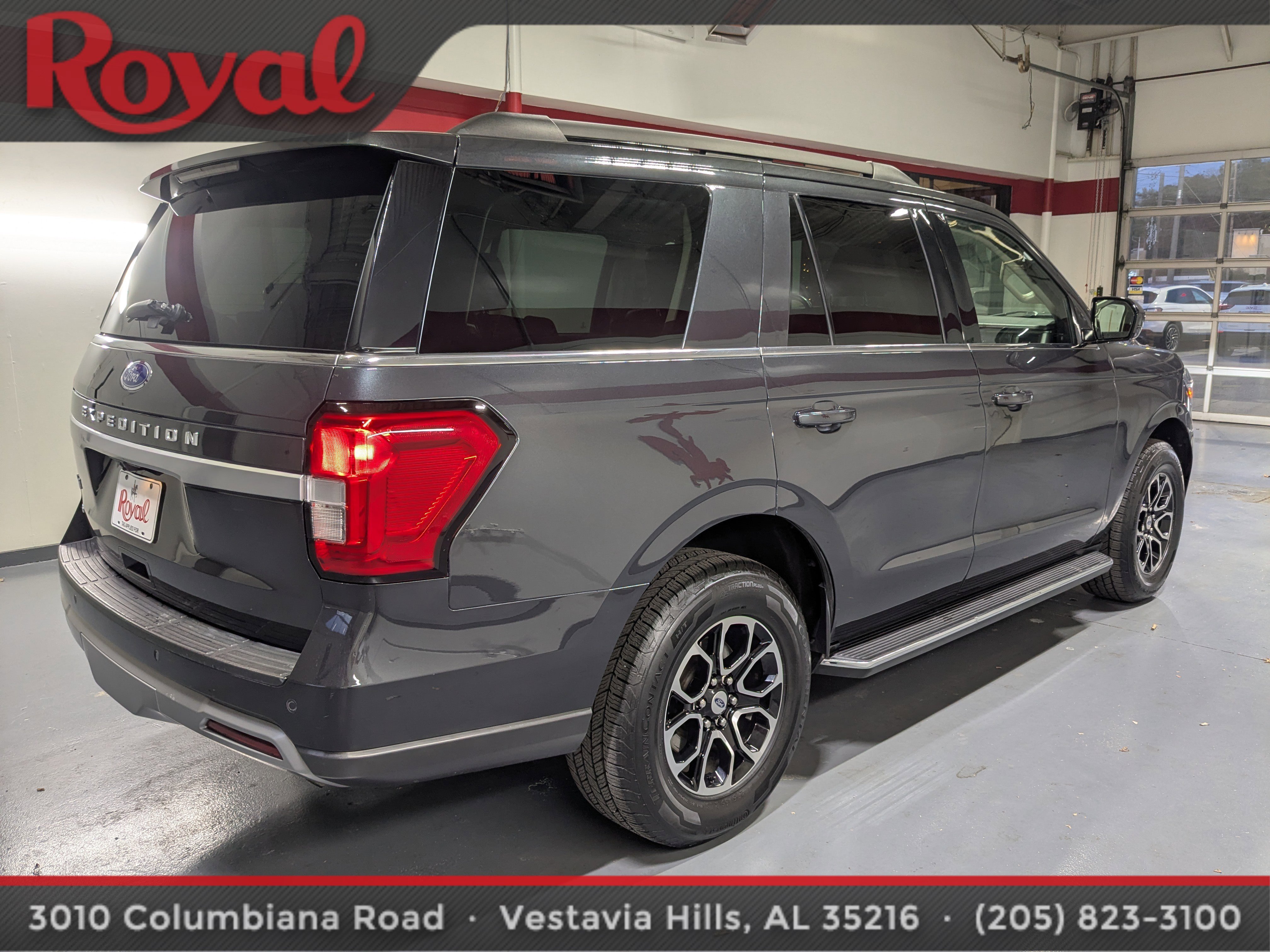 Used 2022 Ford Expedition XLT image 4