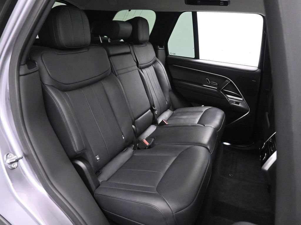 Used 2024 Land Rover Range Rover SE AWD/4WD image 19