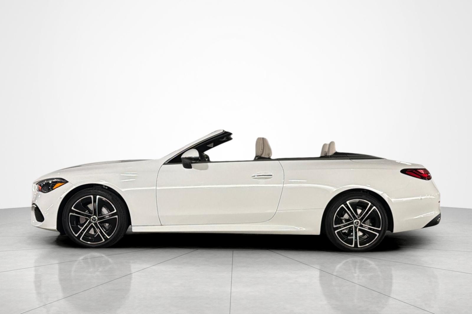 New 2027 Mercedes-Benz CLE 300 4MATIC Cabriolet image 2