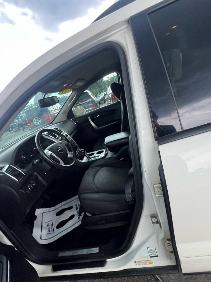Used 2011 GMC Acadia SLE image 9