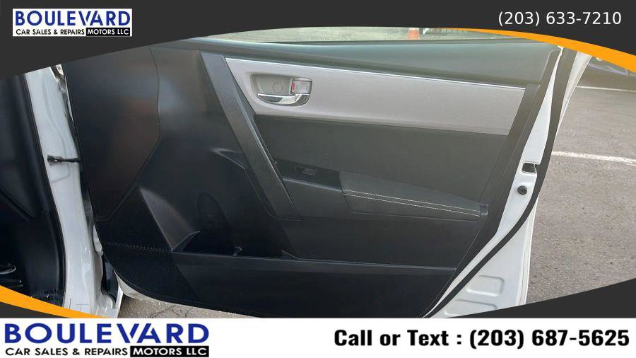 Used 2017 Toyota Corolla LE w/ LE Premium Package w/Moonroof image 28