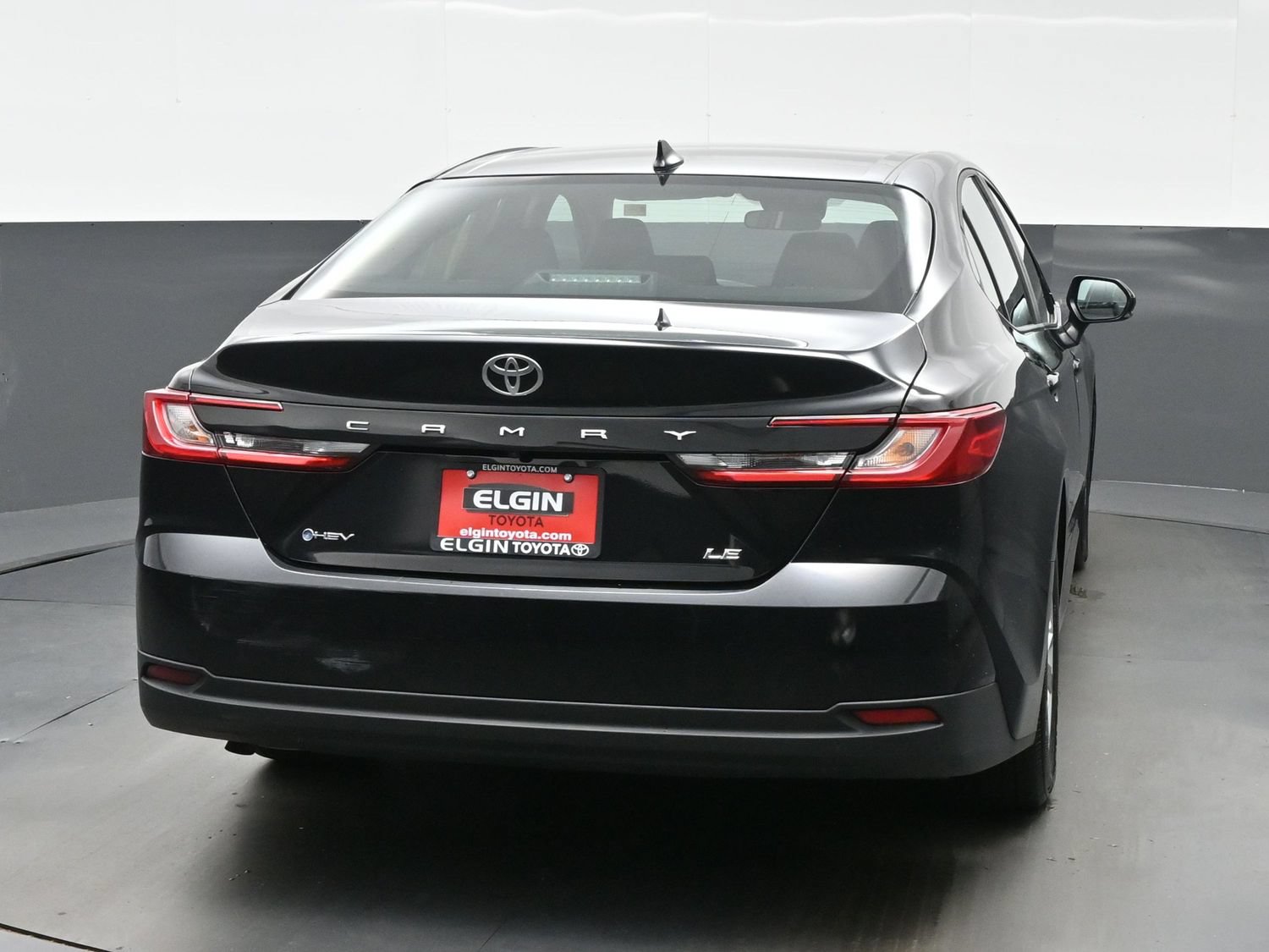 Used 2025 Toyota Camry LE FWD image 5
