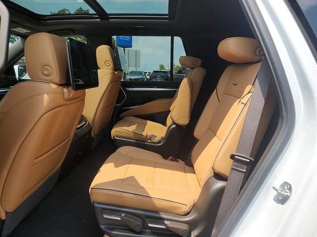 New 2026 Cadillac Escalade Luxury w/ Touring Package AWD/4WD image 6