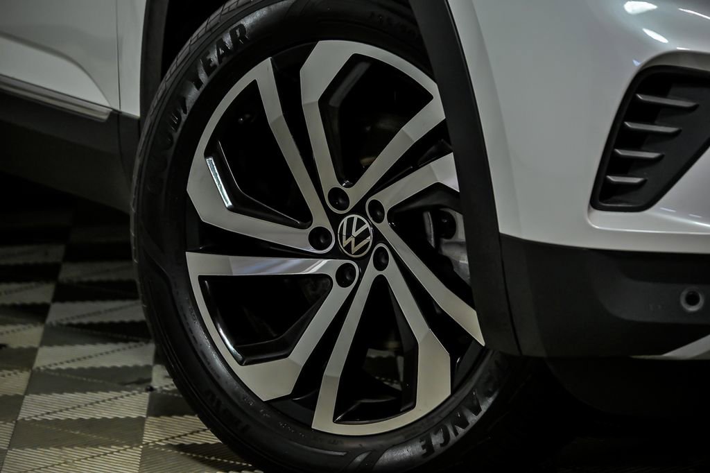 Certified 2023 Volkswagen Atlas Cross Sport SEL image 3