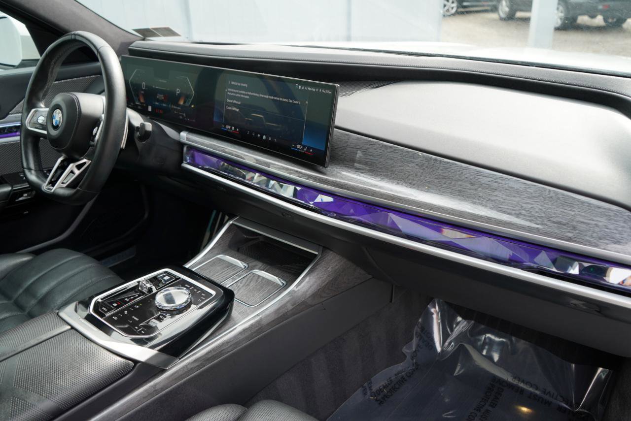 Used 2023 BMW 760i xDrive w/ Executive Package image 71