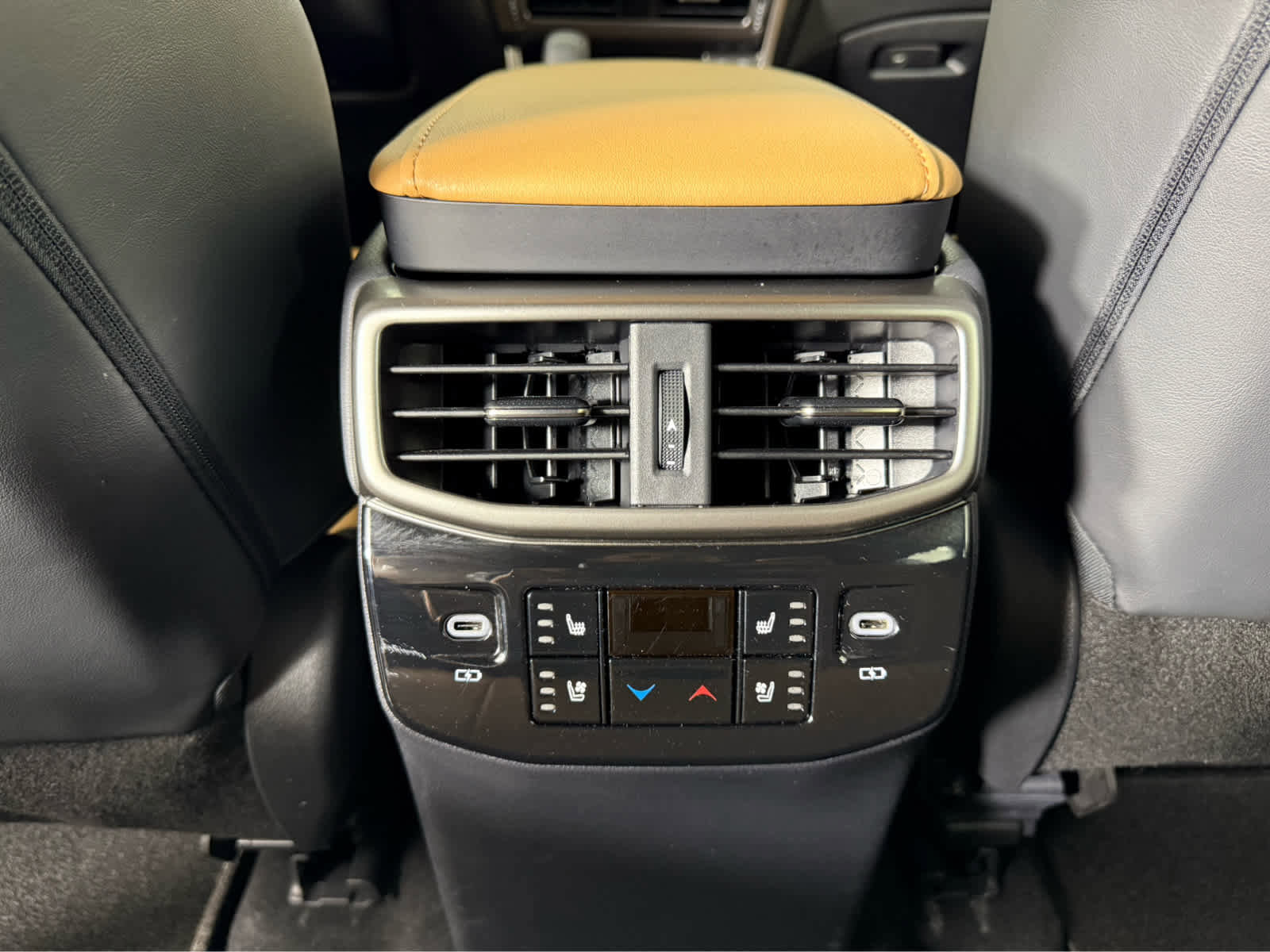 Used 2023 Lexus RX 350 w/ Cold Area Package AWD/4WD image 14
