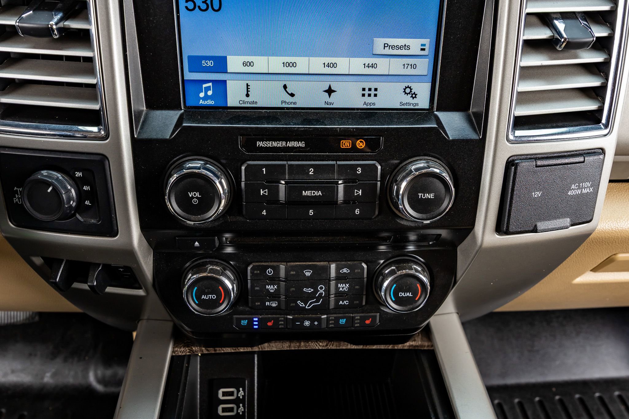Used 2017 Ford F250 Lariat w/ Lariat Value Package AWD/4WD image 25