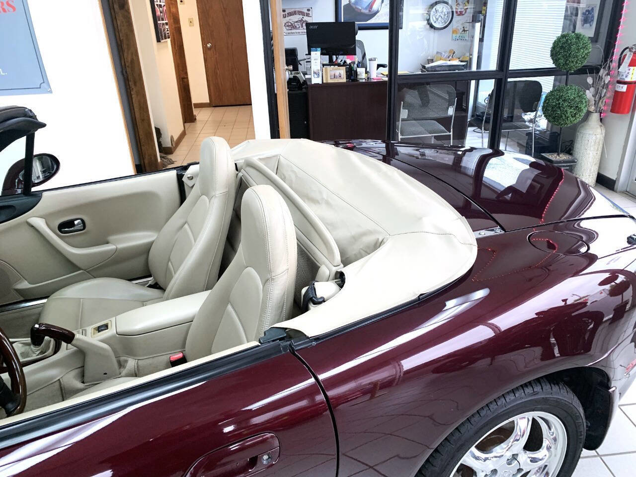 Used 2000 MAZDA MX-5 Miata image 13