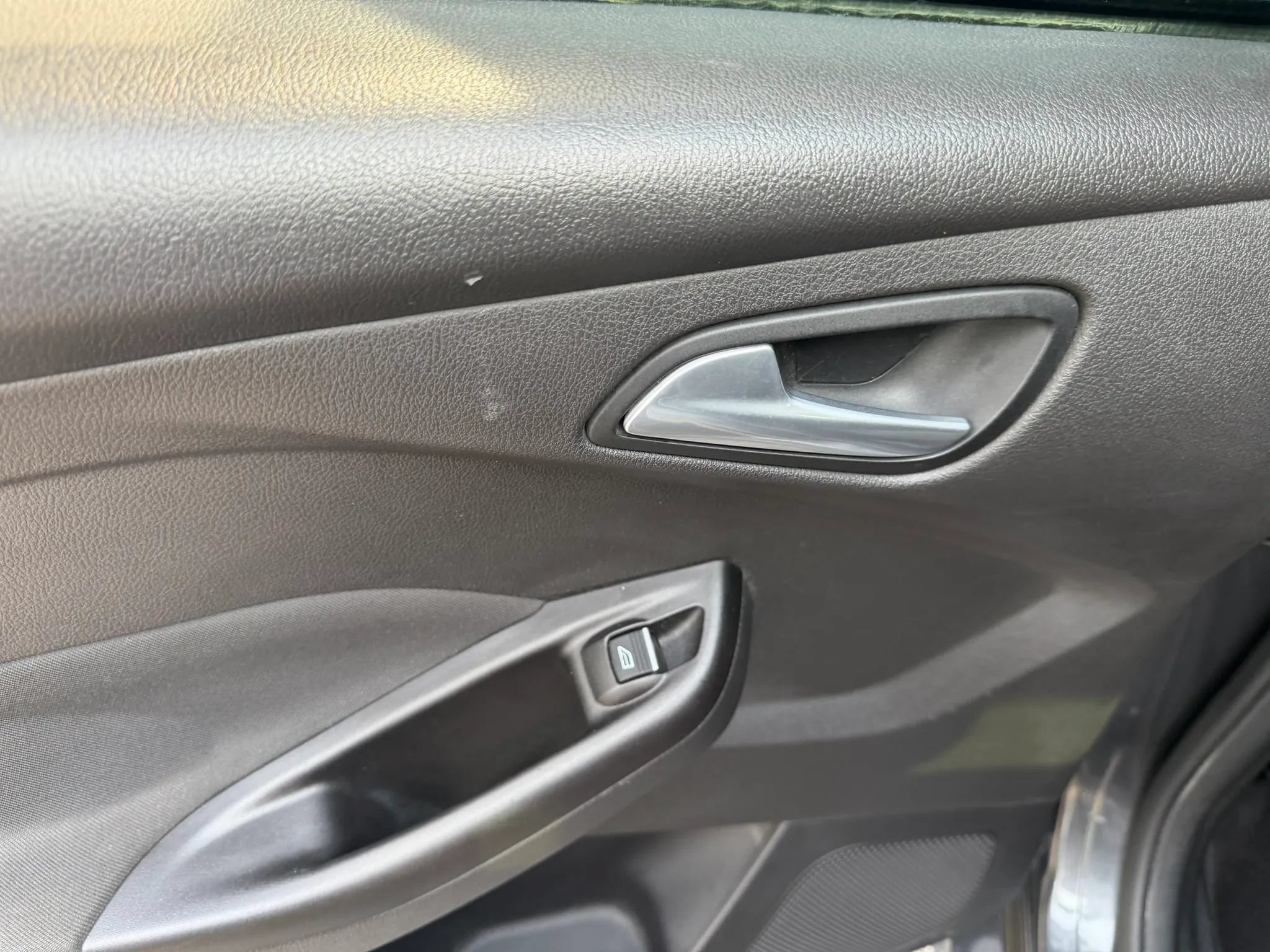 Used 2018 Ford Focus ST FWD image 17