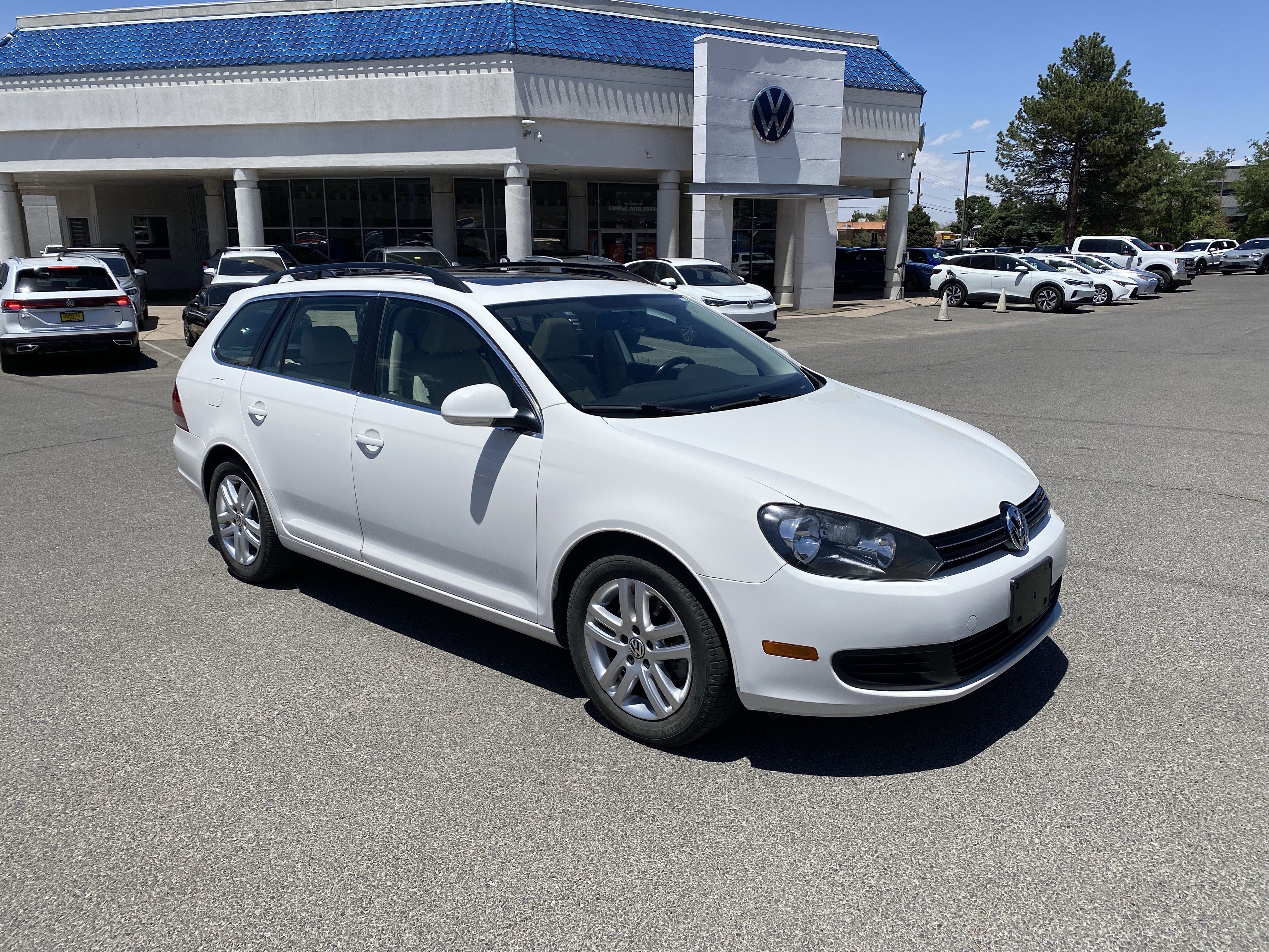 Used 2011 Volkswagen Jetta TDI FWD image 2