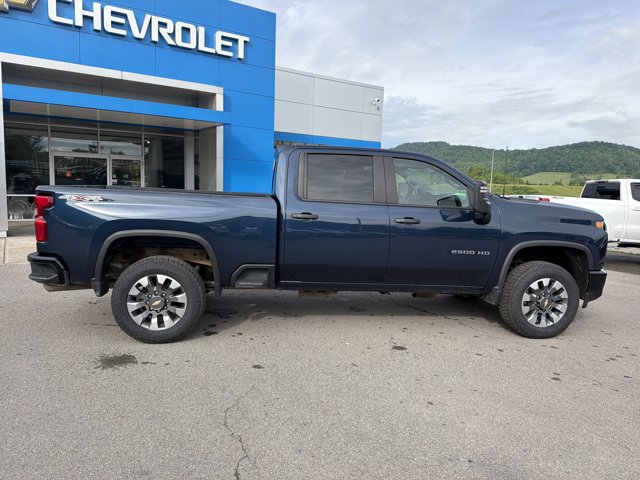 Used 2022 Chevrolet Silverado 2500 Custom w/ Gooseneck/5TH Wheel Package AWD/4WD image 3