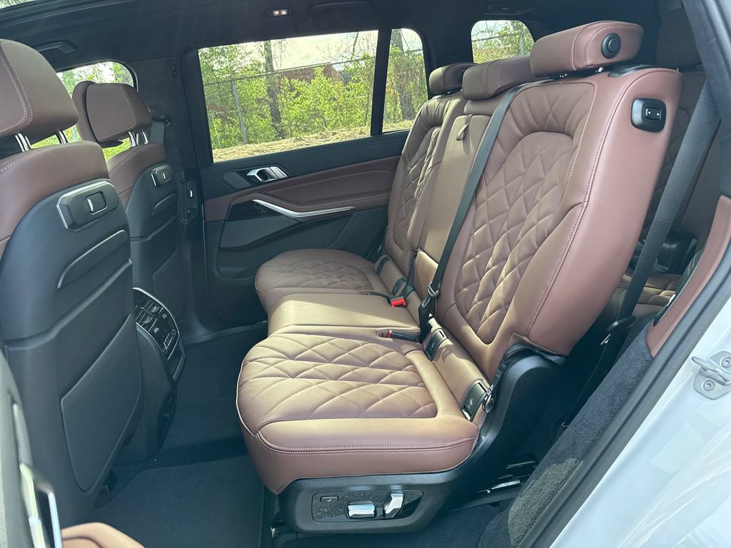 New 2026 BMW X7 xDrive40i w/ M Sport Package AWD/4WD image 22