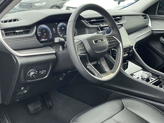 Used 2023 Jeep Grand Cherokee L Limited image 12