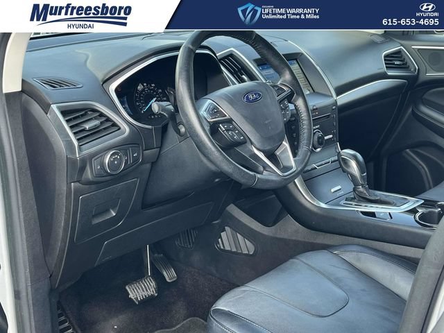 Used 2016 Ford Edge Titanium FWD image 12