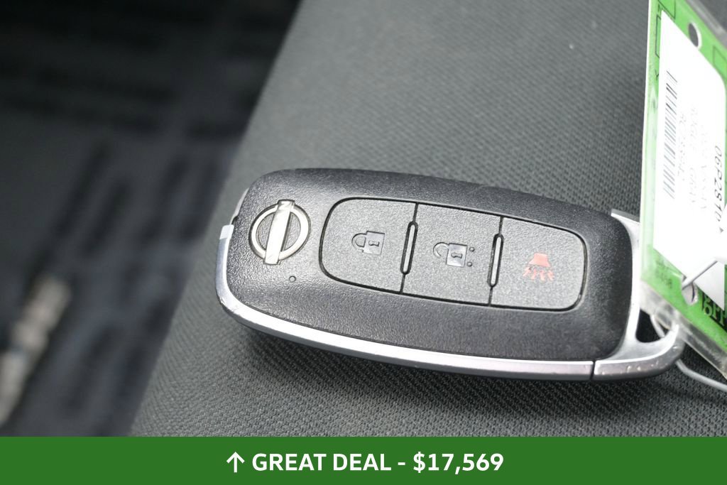 Used 2024 Nissan Rogue S FWD image 26