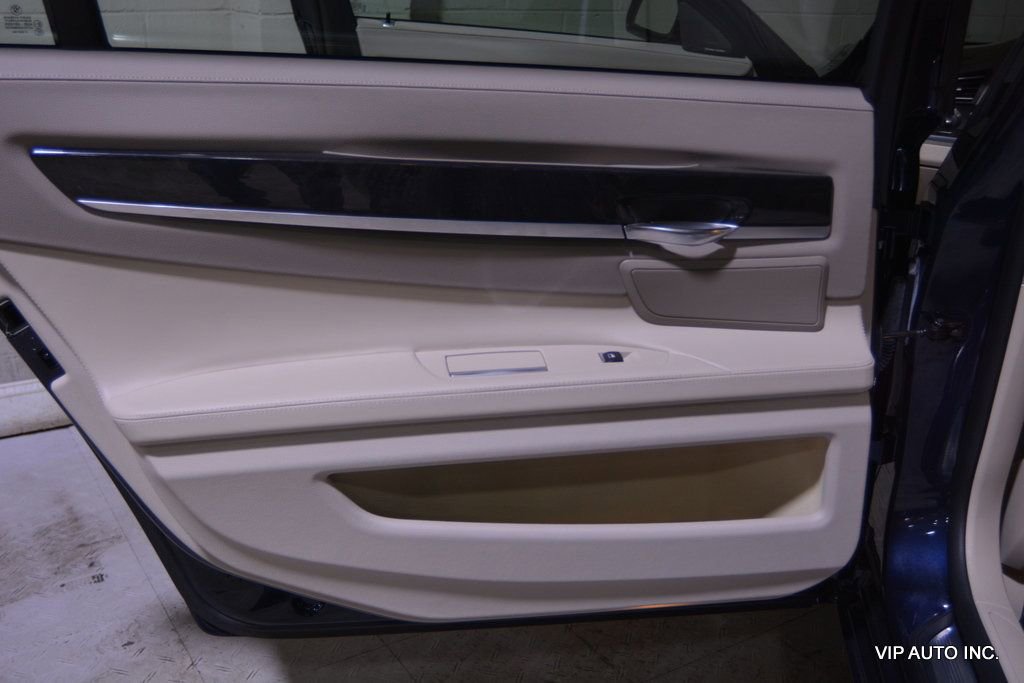 Used 2014 BMW 750Li xDrive image 9