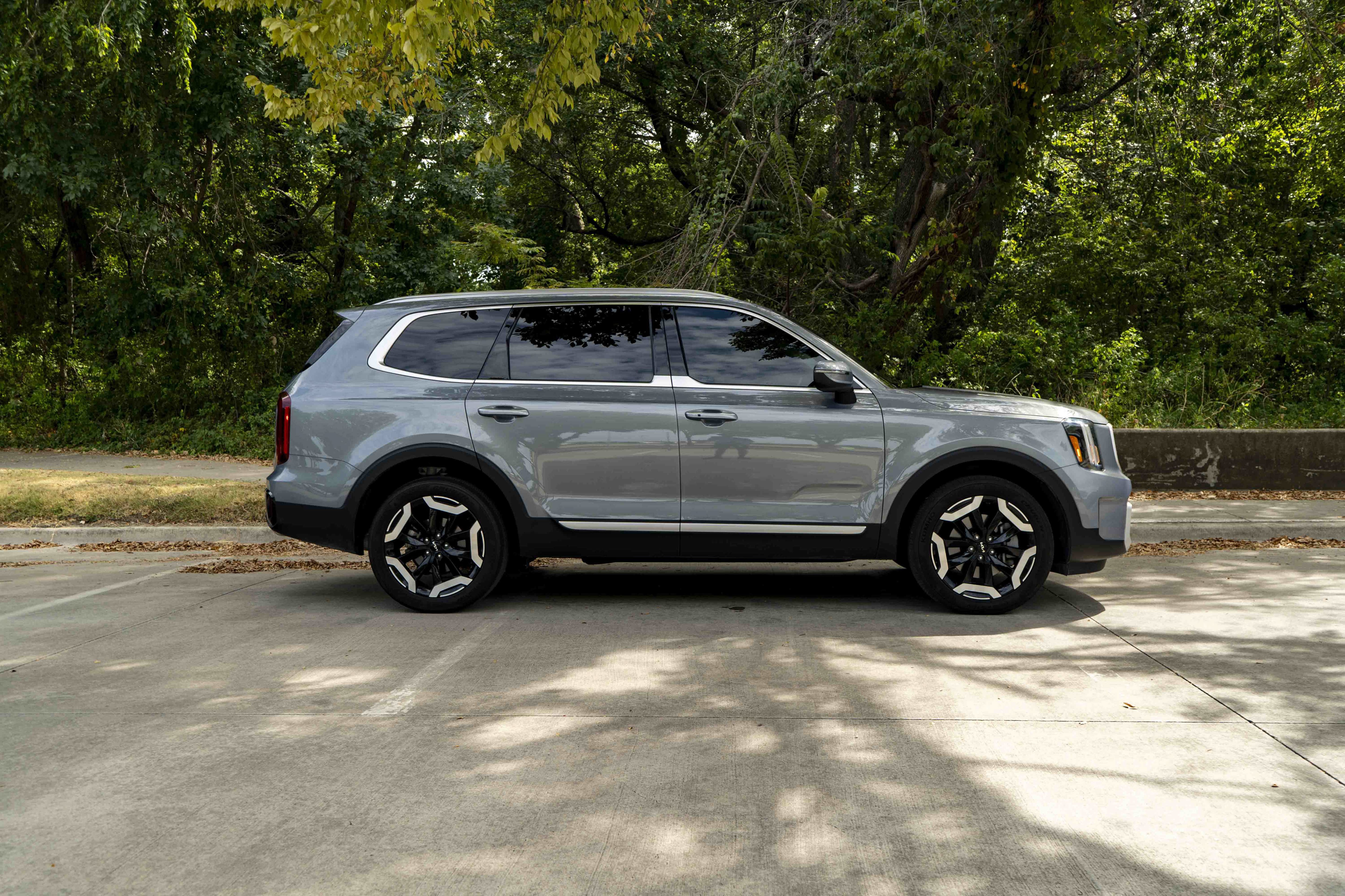 Used 2025 Kia Telluride S FWD image 10
