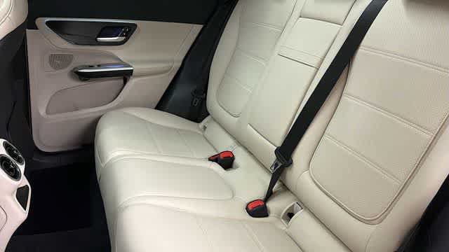 Certified 2026 Mercedes-Benz GLC 300 4MATIC image 31