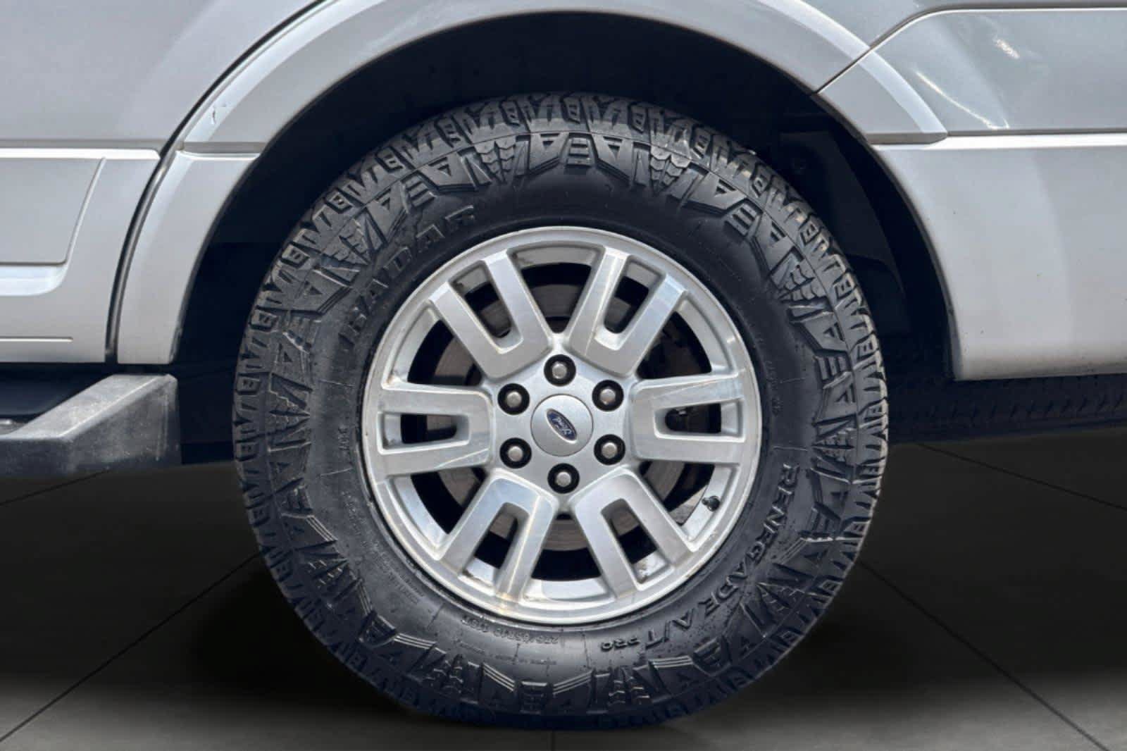 Used 2013 Ford Expedition XLT w/ HD Trailer Tow Pkg AWD/4WD image 11