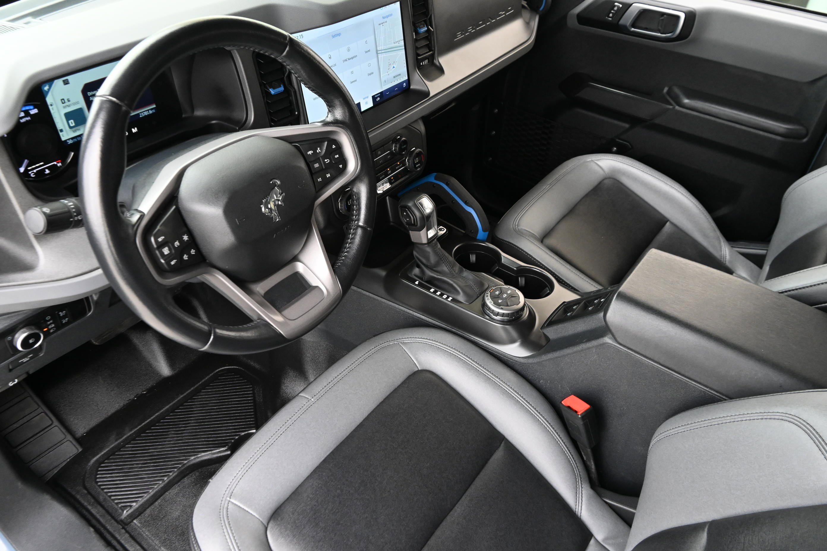 Used 2024 Ford Bronco Black Diamond image 13