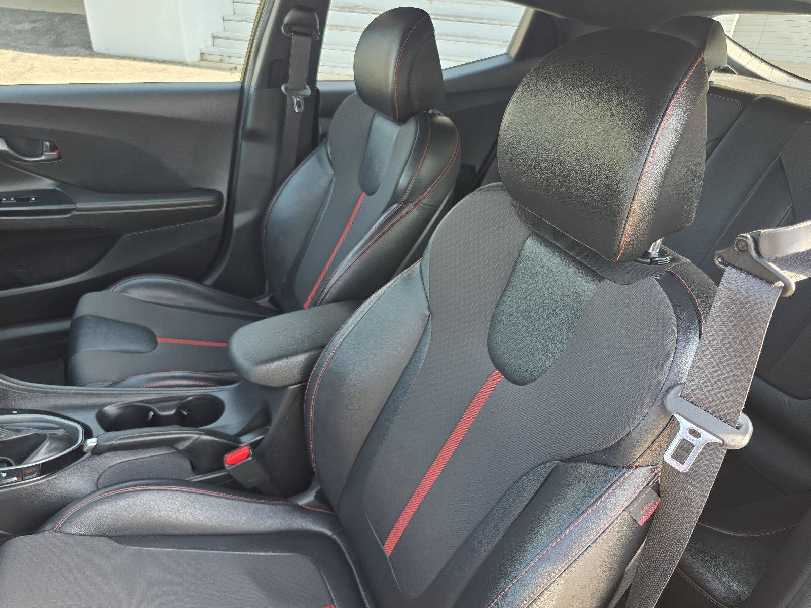 Used 2020 Hyundai Veloster Turbo FWD image 33