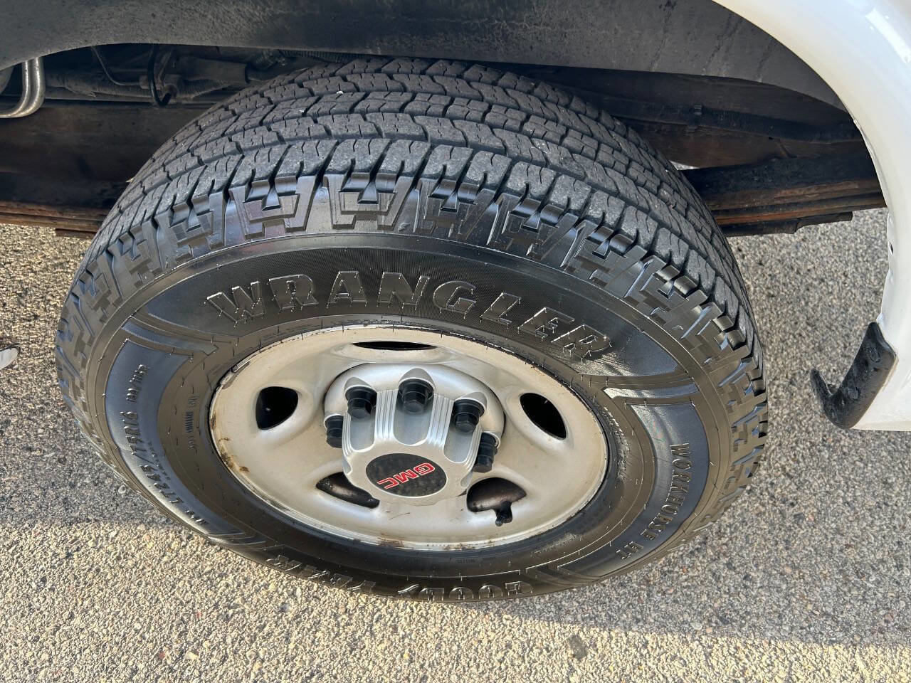 Used 2016 GMC Savana 3500 image 10