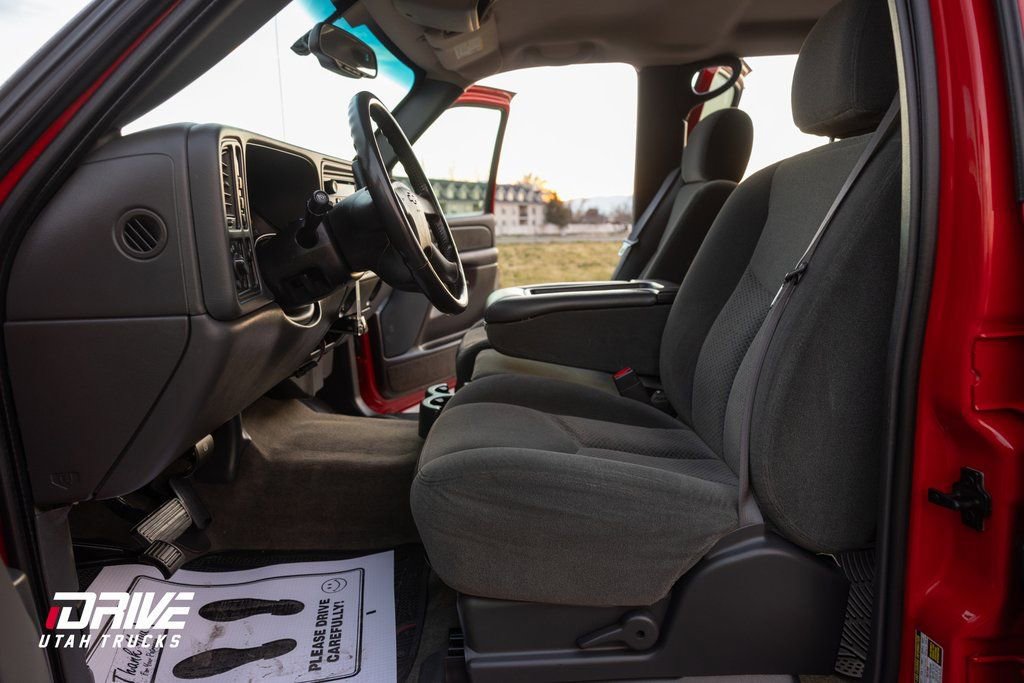 Used 2004 Chevrolet Silverado 2500 LS w/ Skid Plate Package image 23