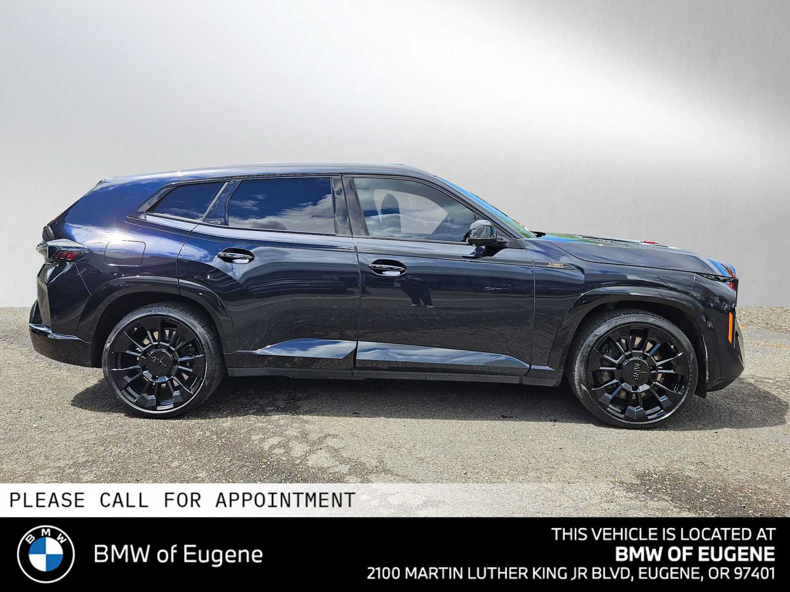Used 2024 BMW XM AWD/4WD image 2