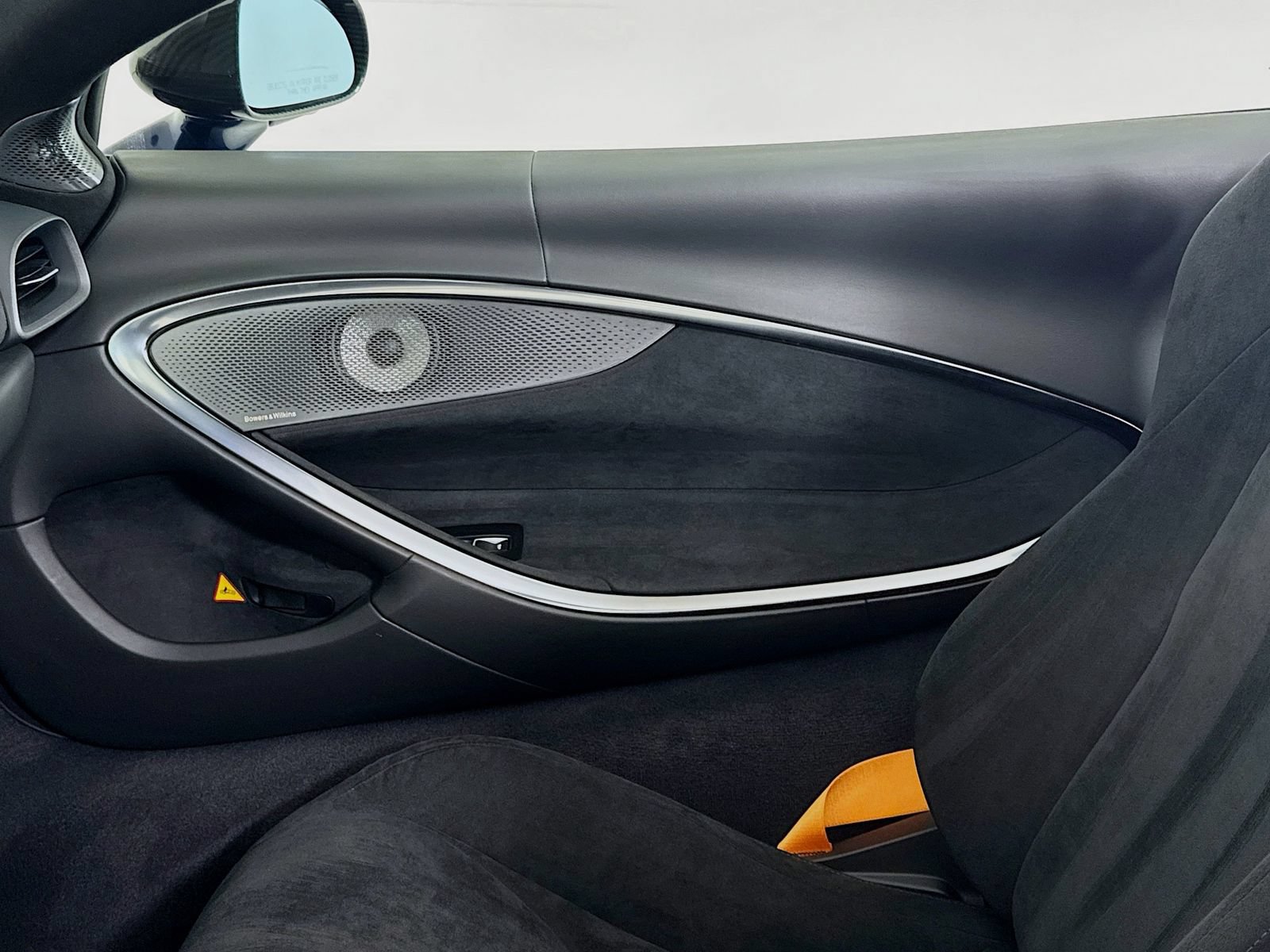 Used 2025 McLaren Artura Spider RWD image 15