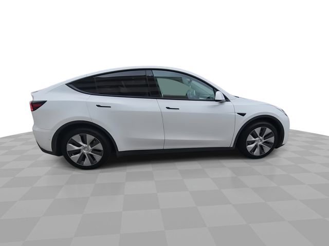 Used 2022 Tesla Model Y Long Range image 9