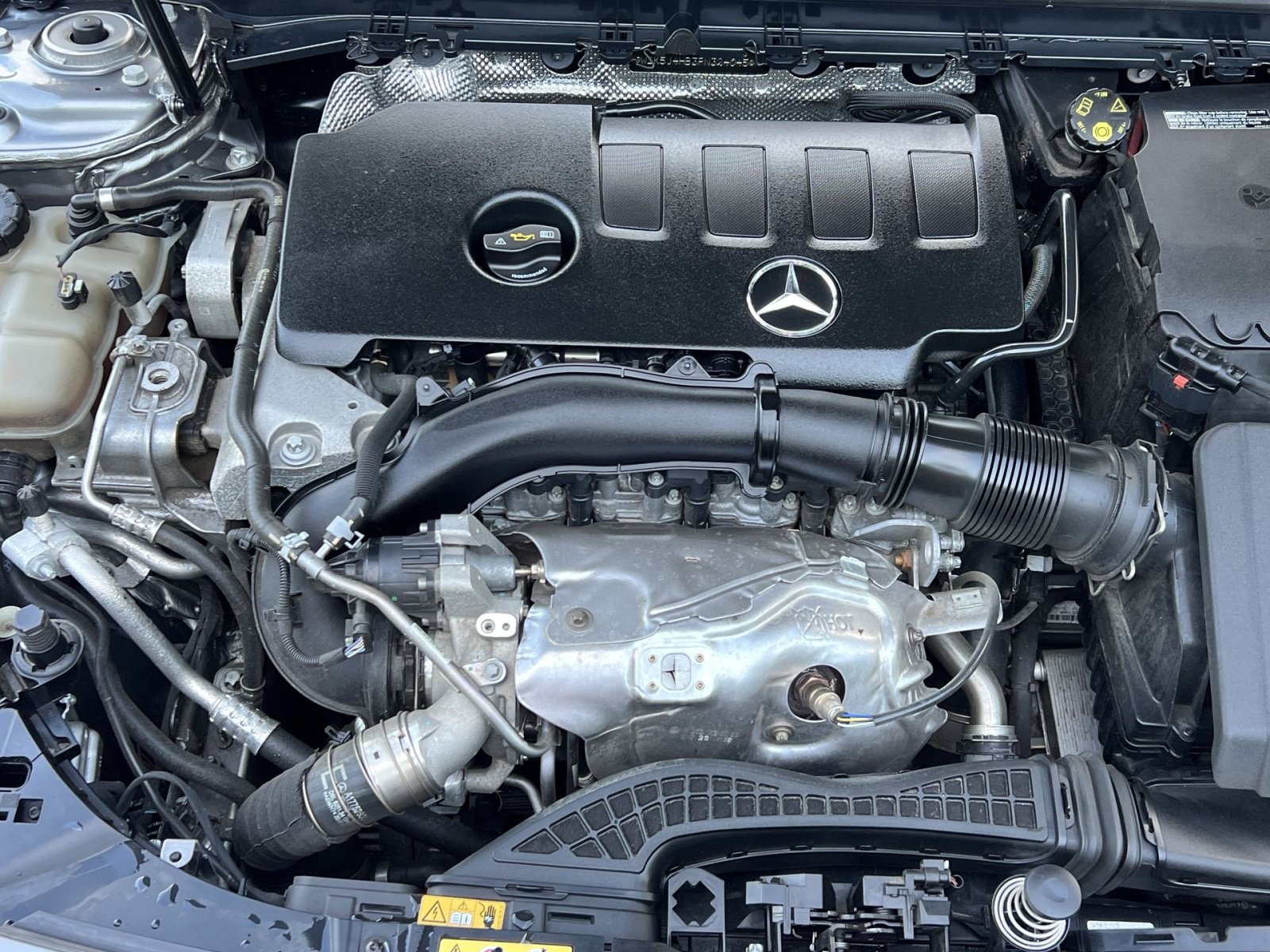 Used 2023 Mercedes-Benz CLA 250 4MATIC image 33