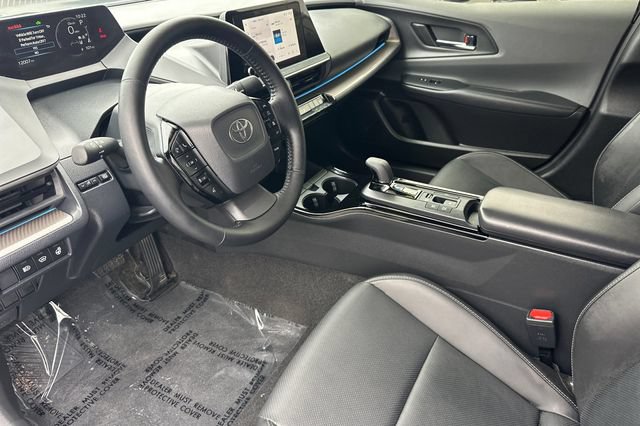 Used 2025 Toyota Prius XLE FWD image 12